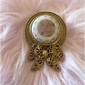 LOVELY FILIGREE CERAMIC PIN/BROOCH